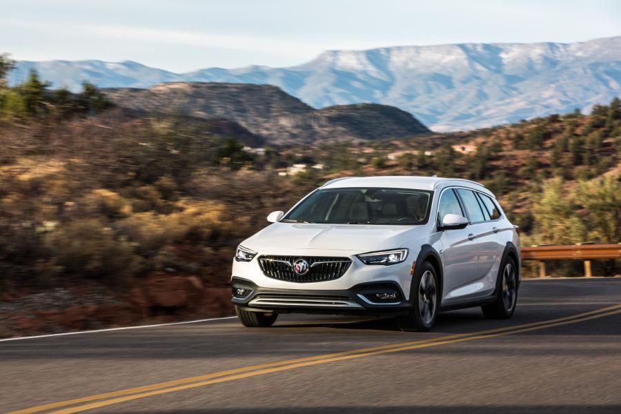  Buick Regal TourX 2017 года  (NA) (фото 36 из 61)